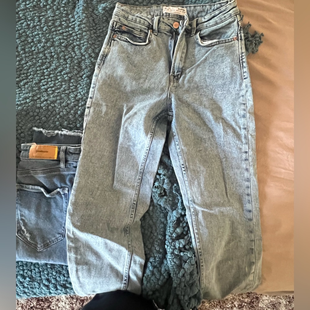 Stradivarius Mom Jeans size 28